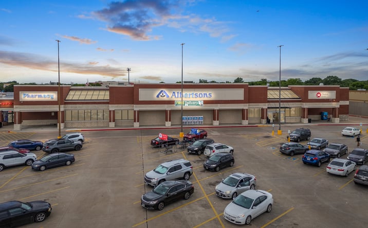 Pictures of Retail property located at 3525 Sycamore School Rd, Fort Worth, TX 76133 for sales - image #1