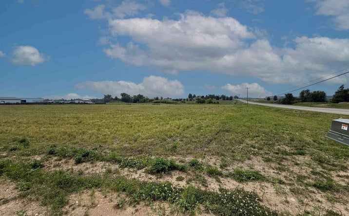 Pictures of Land property located at 3351 Eagle View Court, Robins, IA 52328 for sales - image #1