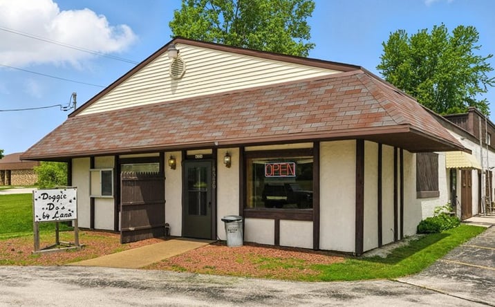 Pictures of Mixed Use, Retail property located at 4326 Michigan Ave, Manitowoc, WI 54220 for sales - image #1