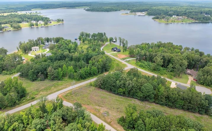 Pictures of Land property located at Lot 16 Shoreline Dr, Huntingdon, TN 38344 for sales - image #1