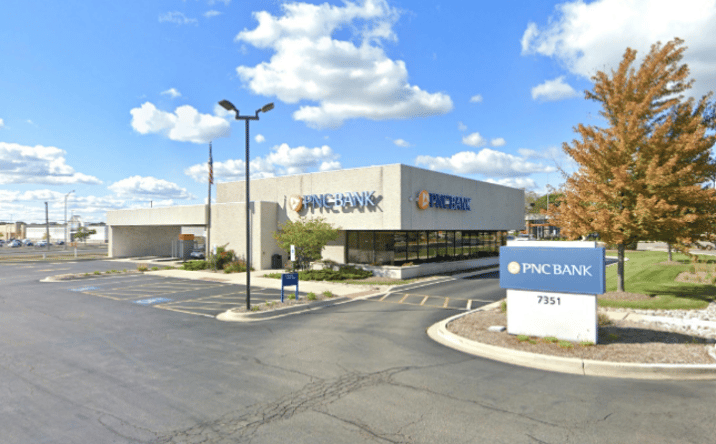 Pictures of Retail property located at 7351 Lemont Road, Downers Grove, IL 60516 for sales - image #1