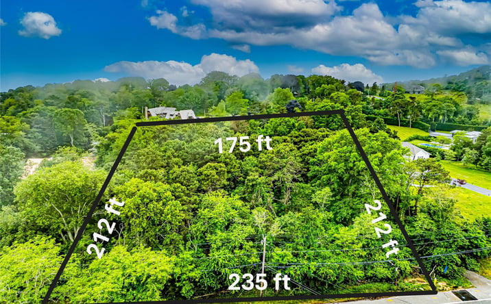 Pictures of Land property located at 484 Montauk Highway, Southampton, NY 11968 for sales - image #1