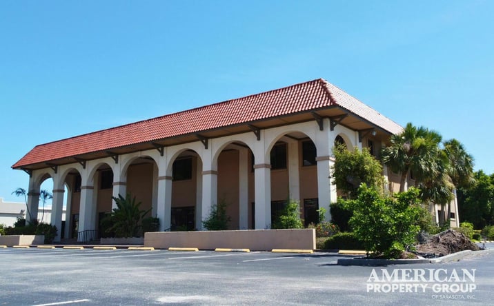 Pictures of Office, Retail property located at 2100 S Tamiami Trl, Venice, FL 34293 for sales - image #1