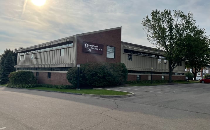 Pictures of Office property located at 32905 W Twelve Mile Rd, Farmington Hills, MI, USA, Farmington Hills, MI 48334 for sales - image #1