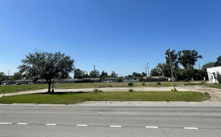 Pictures of Land property located at 347 Belle Terre Blvd, LaPlace, LA 70068 for sales - image #1