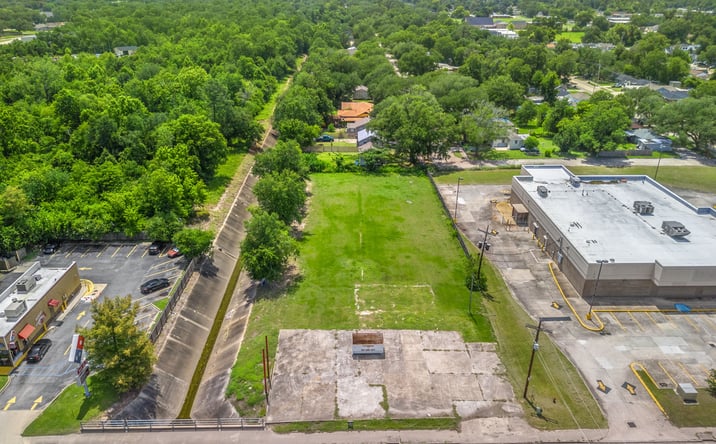 Pictures of Land property located at 2016 Gerstner Memorial Dr, Lake Charles, LA 70601 for sales - image #1