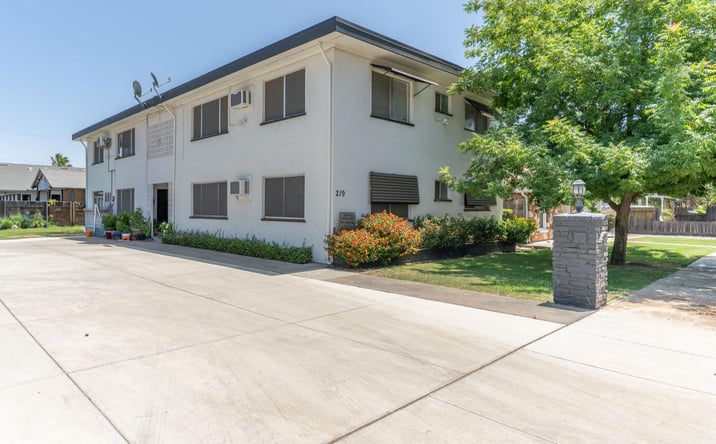 Pictures of Multifamily property located at 219 S 2nd Ave, Oakdale, CA 95361 for sales - image #1