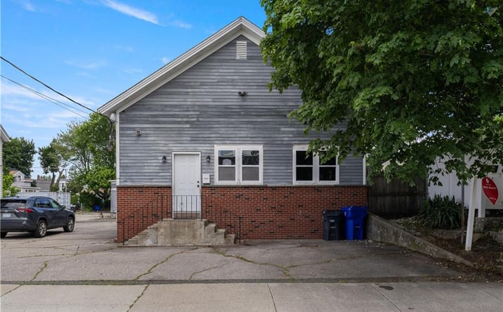 Pictures of Special Purpose property located at 129 Warren Avenue, Pawtucket, RI 02860 for sales - image #1