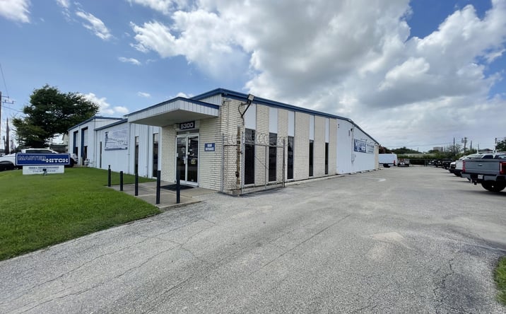 Pictures of Industrial property located at 5300 Glenmont Dr, Houston, TX 77081 for sales - image #1