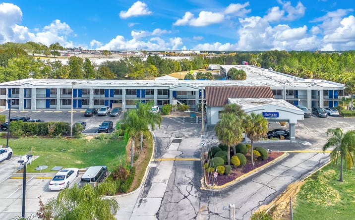 Pictures of Hospitality property located at 44199 US-27, Davenport, FL 33897 for sales - image #1