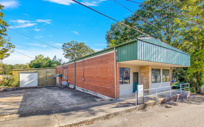 Pictures of Special Purpose property located at 100 East Beene St, Fulton, MS 38843 for sales - image #1