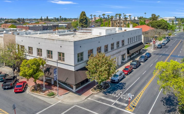 Pictures of Retail property located at 208 N Douty St, Hanford, CA 93230 for sales - image #1