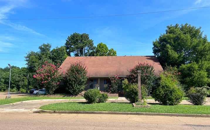Pictures of Retail, Office property located at 3 Lakeland Circle, Jackson, MS 39216 for sales - image #1