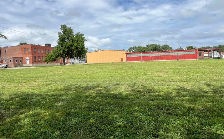 Pictures of Land property located at 610 W Stone Avenue, Fairfield, IA 52556 for sales - image #1
