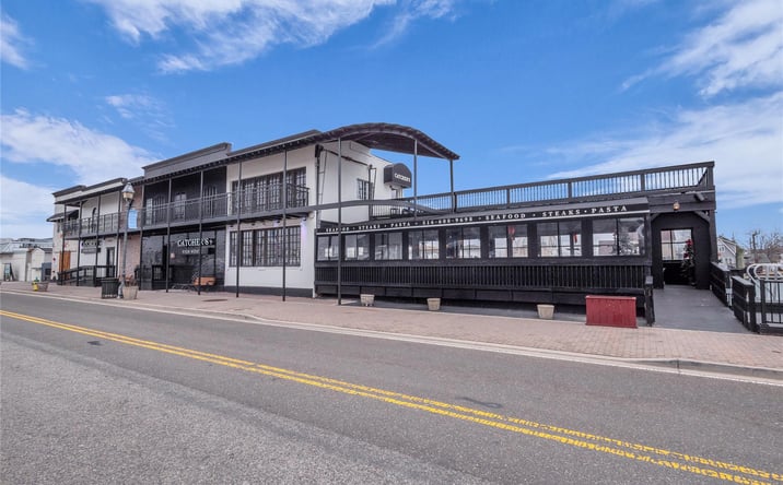 Pictures of Retail property located at 301 Woodcleft Avenue, Hempstead, NY 11520 for sales - image #1