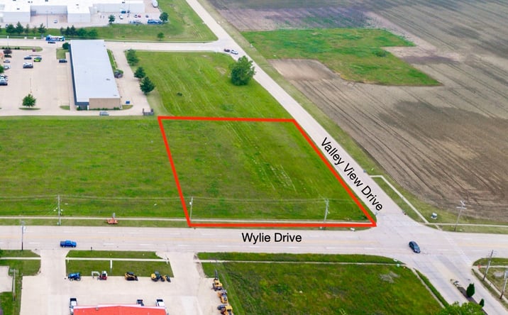 Pictures of Land property located at 1044 Wylie Dr, Bloomington, IL 61705 for sales - image #1