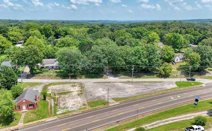 Pictures of Land, Office, Retail property located at 129 S Forrest Ave, Camden, TN 38320 for sales - image #1