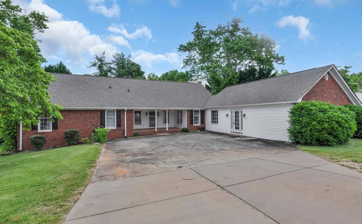 Pictures of Office property located at 203 Roper Mountain Extension, Greenville, SC 29615 for sales - image #1