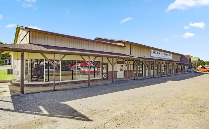 Pictures of Industrial, Mixed Use, Office, Retail property located at 853 S Mississippi Ave, Atoka, OK 74525 for sales - image #1