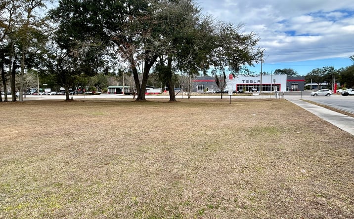 Pictures of Land property located at 2550 N Main St, Gainesville, FL 32609 for sales - image #1