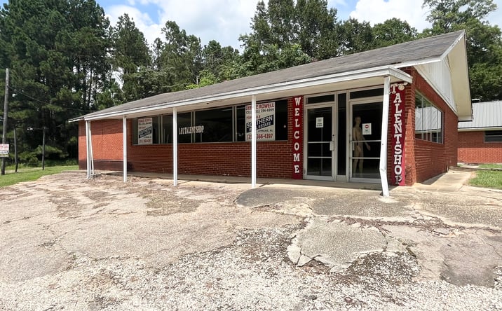Pictures of Retail property located at 3186 Jack Springs Rd, Atmore, AL 36502 for sales - image #1