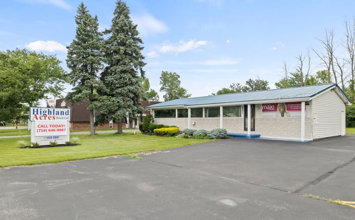 Pictures of Office, Retail property located at 4931 Southwestern Blvd, Hamburg, NY 14075 for sales - image #1