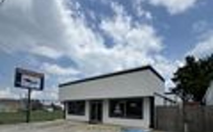Pictures of Mixed Use, Office, Retail property located at 209 E. Judge Perez Dr, Chalmette, LA 70043 for sales - image #1