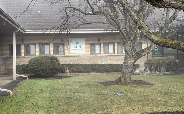 Pictures of Office property located at 1629 Union Ave, Natrona Heights, PA 15065 for sales - image #1