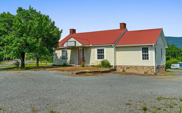 image of property at 806 N 3RD AVE Chatsworth GA 30705-2114