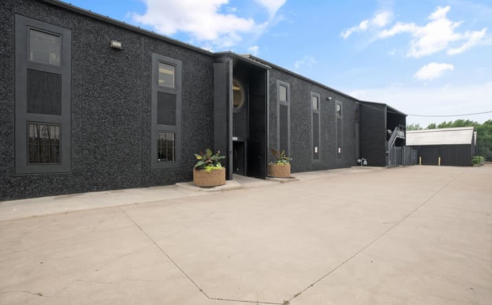 Pictures of Office, Industrial property located at 3500 Easy St, Dallas, TX 75247 for sales - image #1