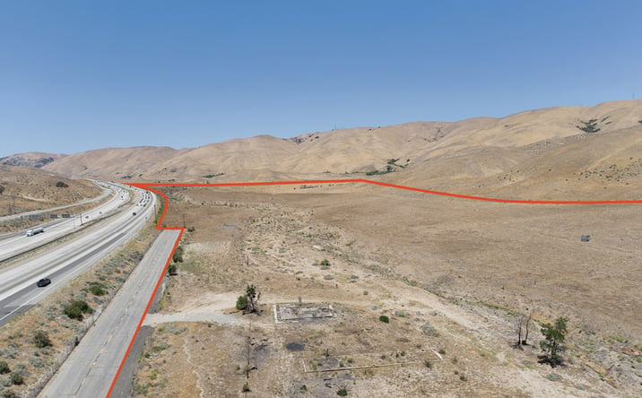 Pictures of Land property located at 47330 Zenobia Rd, Lebec, CA 93243 for sales - image #1