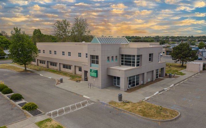 Pictures of Office property located at 911 S Dayton St, Kennewick, WA 99336 for sales - image #1