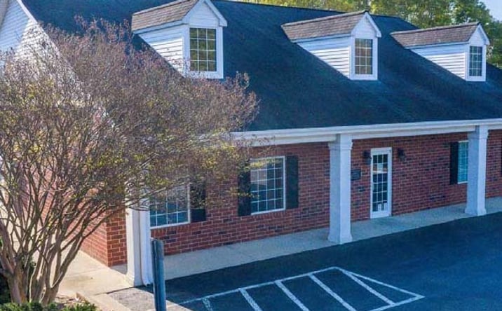 image of property at 1870 N CENTER ST Hickory NC 28601-1853
