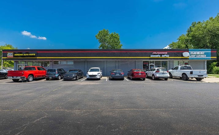 image of property at 1684 WOODMAN DR Dayton OH 45432-3337