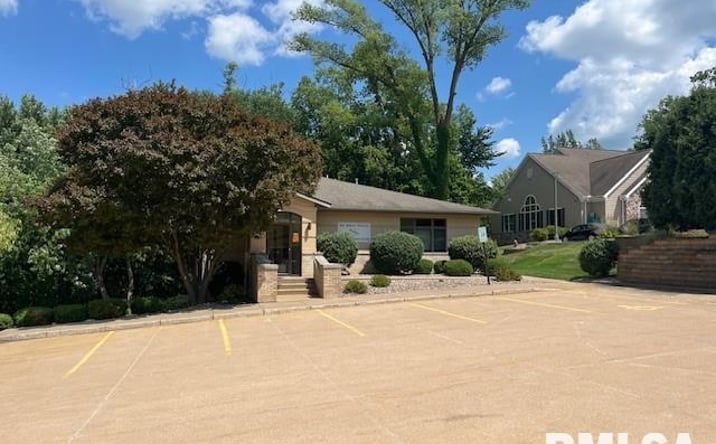 Pictures of Business for Sale, Office property located at 310 46TH Avenue, East Moline, IL 61244 for sales - image #1