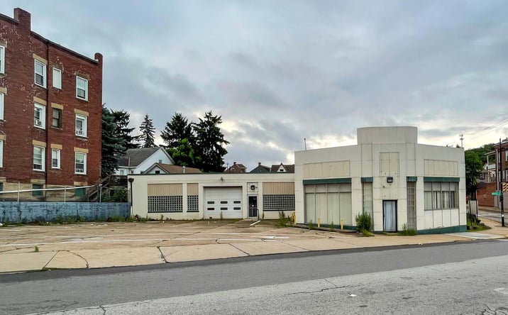 Pictures of Industrial, Office, Retail property located at 1002 Chartiers Ave, McKees Rocks, PA 15136 for sales - image #1