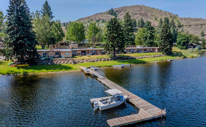 Pictures of Hospitality property located at 10 McCammon Rd, Tonasket, WA 98855 for sales - image #1