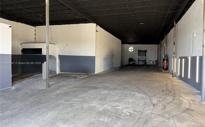 Pictures of Industrial property located at 3771 NW 51st St # B #3771-B, Hialeah, FL 33142 for sales - image #1