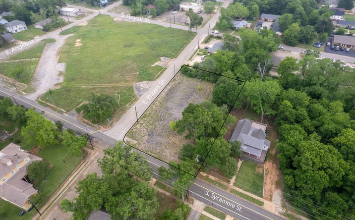 Pictures of Land property located at 1004 S Sycamore St, Palestine, TX 75801 for sales - image #1
