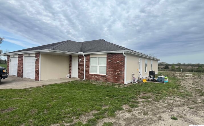 Pictures of Multifamily property located at 100 NW 4343 P, Clinton, MO 64735 for sales - image #1