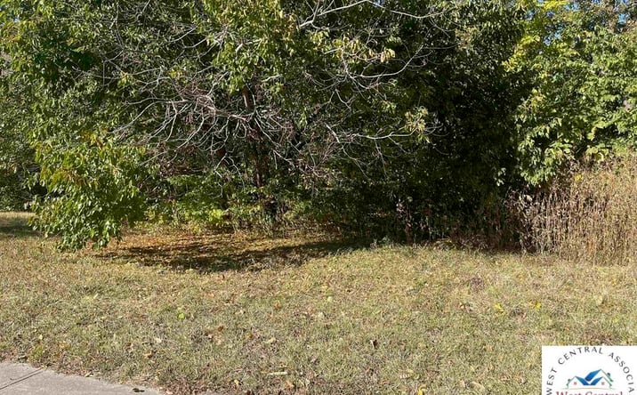Pictures of Land property located at 413 E Pettis, Sedalia, MO 65301 for sales - image #1
