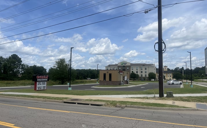 Pictures of Retail property located at 1109 E Pointer Trl, Van Buren, AR 72956 for sales - image #1
