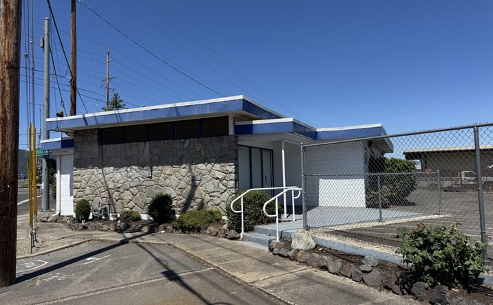 Pictures of Office property located at 990 S Front St, Central Point, OR 97502 for sales - image #1
