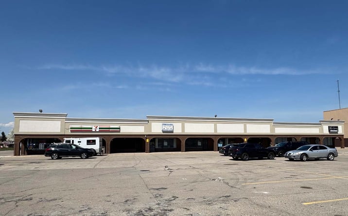 Pictures of Retail property located at 18711 15 Mile Rd, Clinton Twp, MI 48035 for sales - image #1
