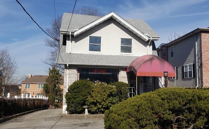 Pictures of Retail property located at 539 Broad Ave, Palisades Park, NJ 07650 for sales - image #1
