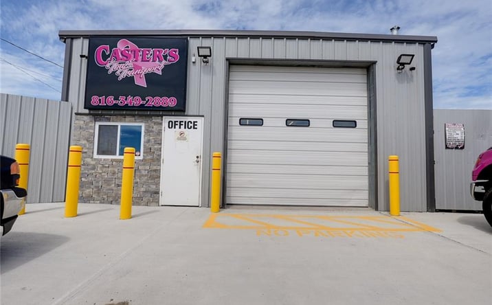 image of property at 106 NW LOCUST ST Oak Grove MO 64075-8118