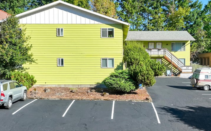 Pictures of Multifamily property located at 4633 SW Huber St, Portland, OR 97219 for sales - image #1