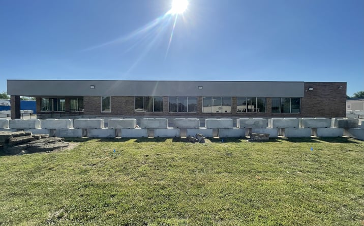 Pictures of Industrial, Retail property located at 4806 SW Topeka Blvd, Topeka, KS 66609 for sales - image #1