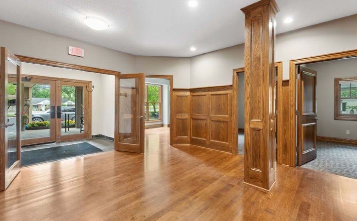 Pictures of Retail, Office property located at 825 Wayzata Blvd, Wayzata, MN 55391 for sales - image #1