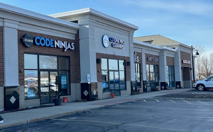 Pictures of Retail property located at 2701 - 2799 Algonquin Road, Algonquin, IL 60102 for sales - image #1